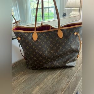 ⭐️Louis Vuitton Neverfull GM⭐️